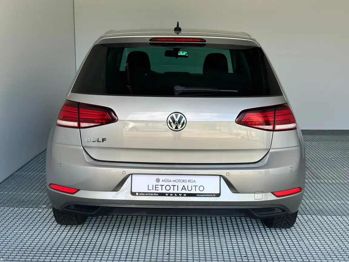 VOLKSWAGEN GOLF