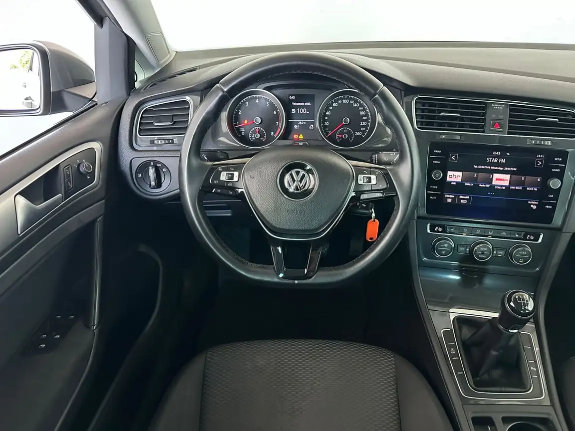 VOLKSWAGEN GOLF