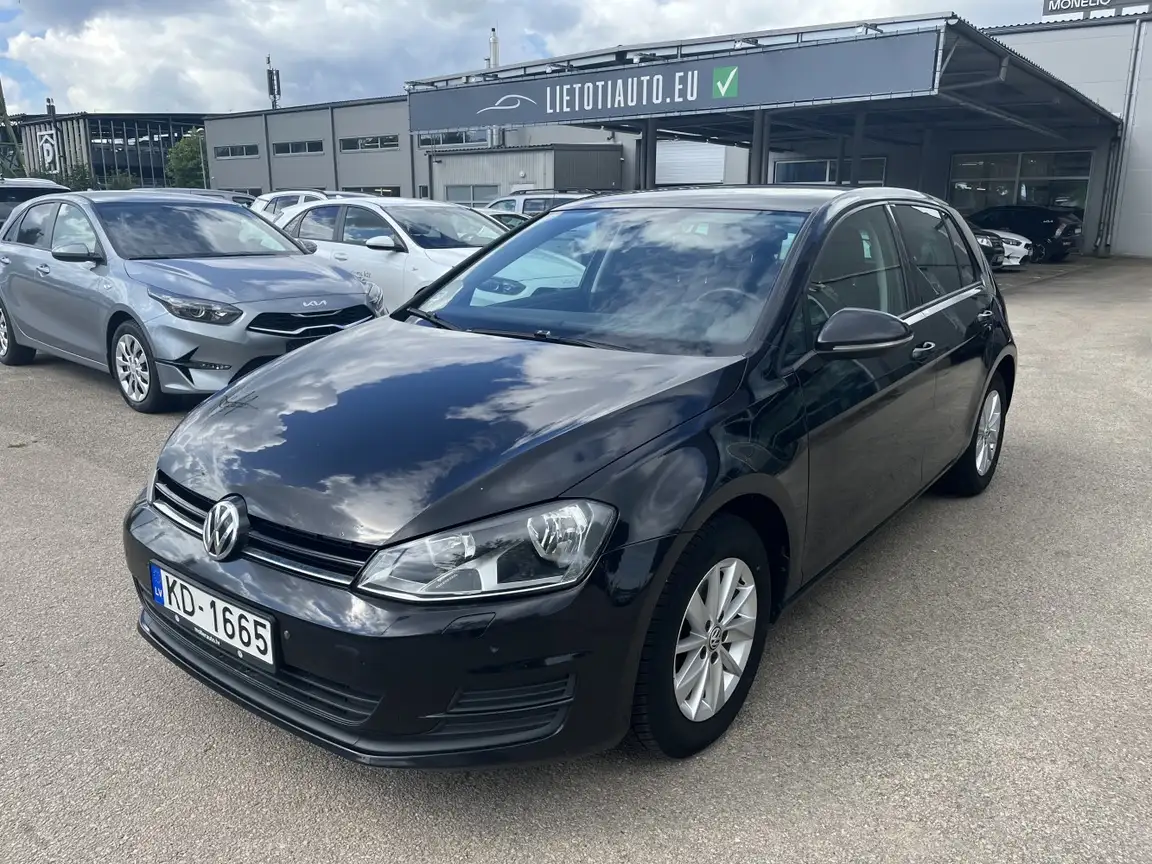 VOLKSWAGEN GOLF
