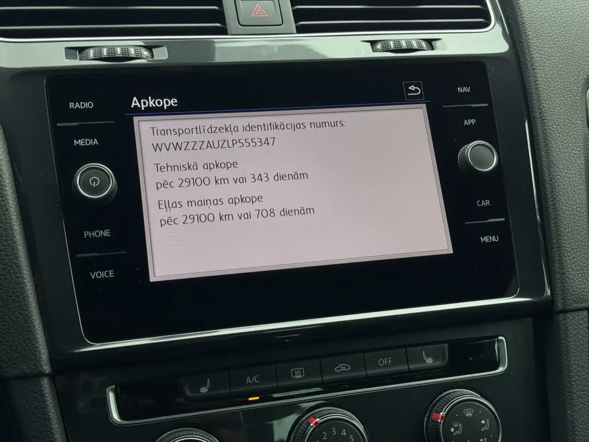 VOLKSWAGEN GOLF