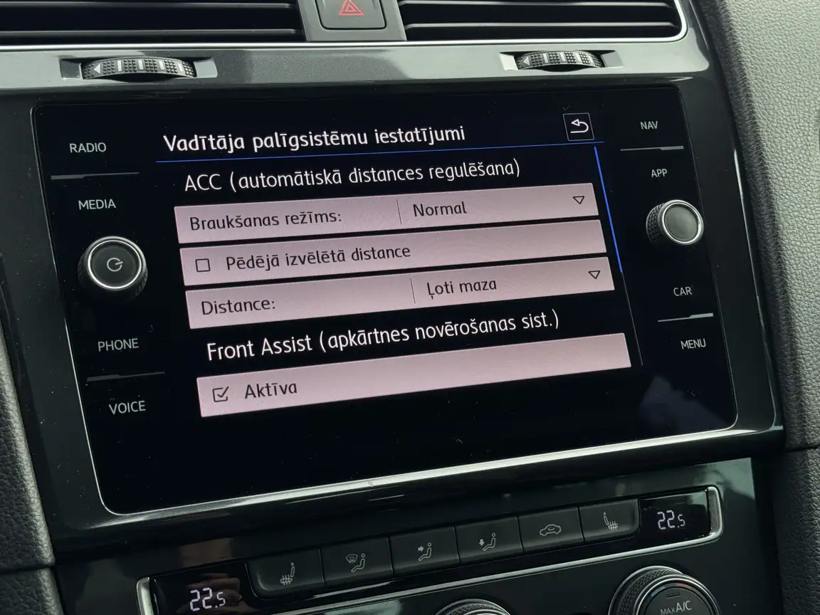 VOLKSWAGEN GOLF