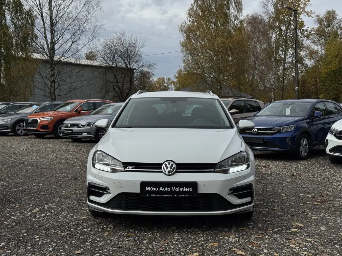 VOLKSWAGEN GOLF