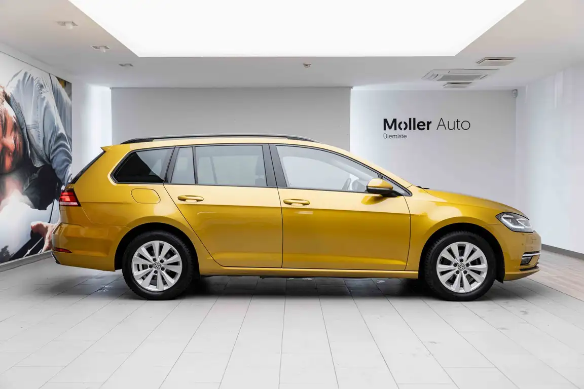 VOLKSWAGEN GOLF