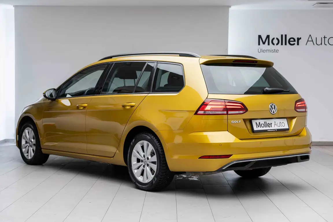VOLKSWAGEN GOLF