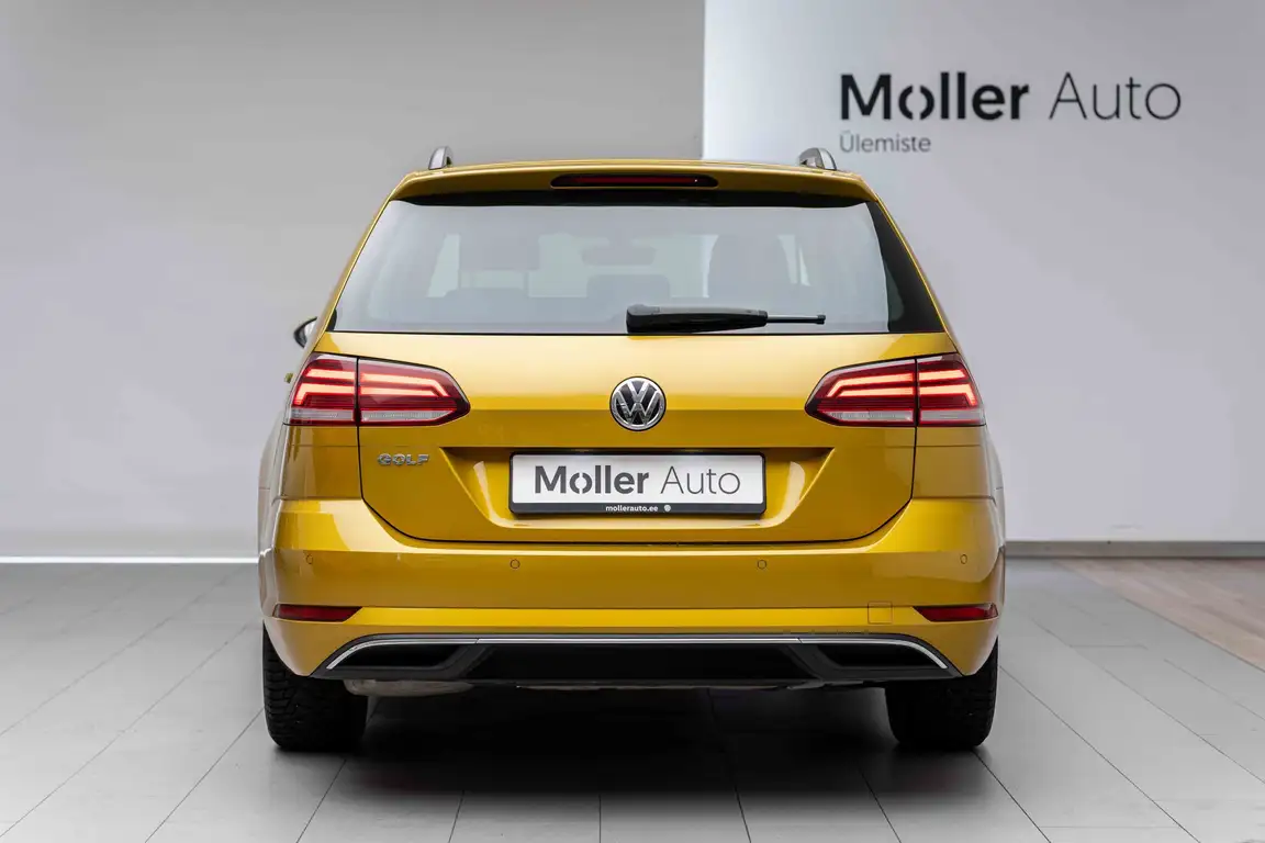 VOLKSWAGEN GOLF