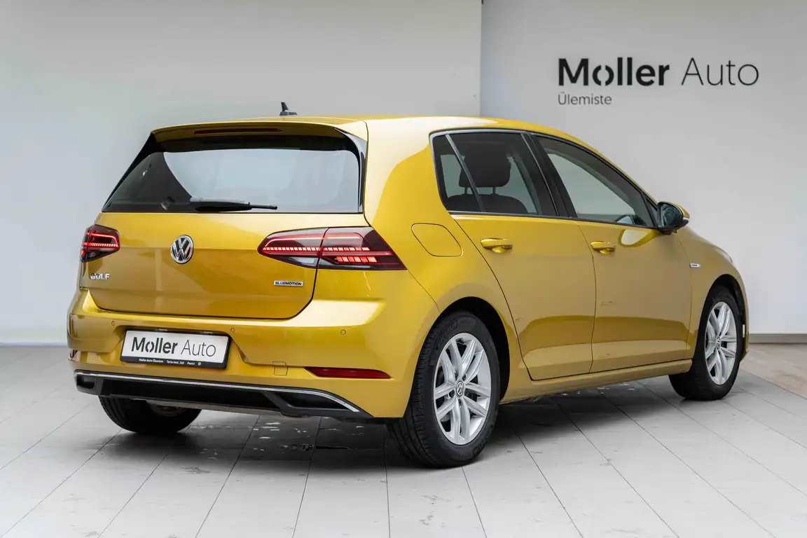 VOLKSWAGEN GOLF