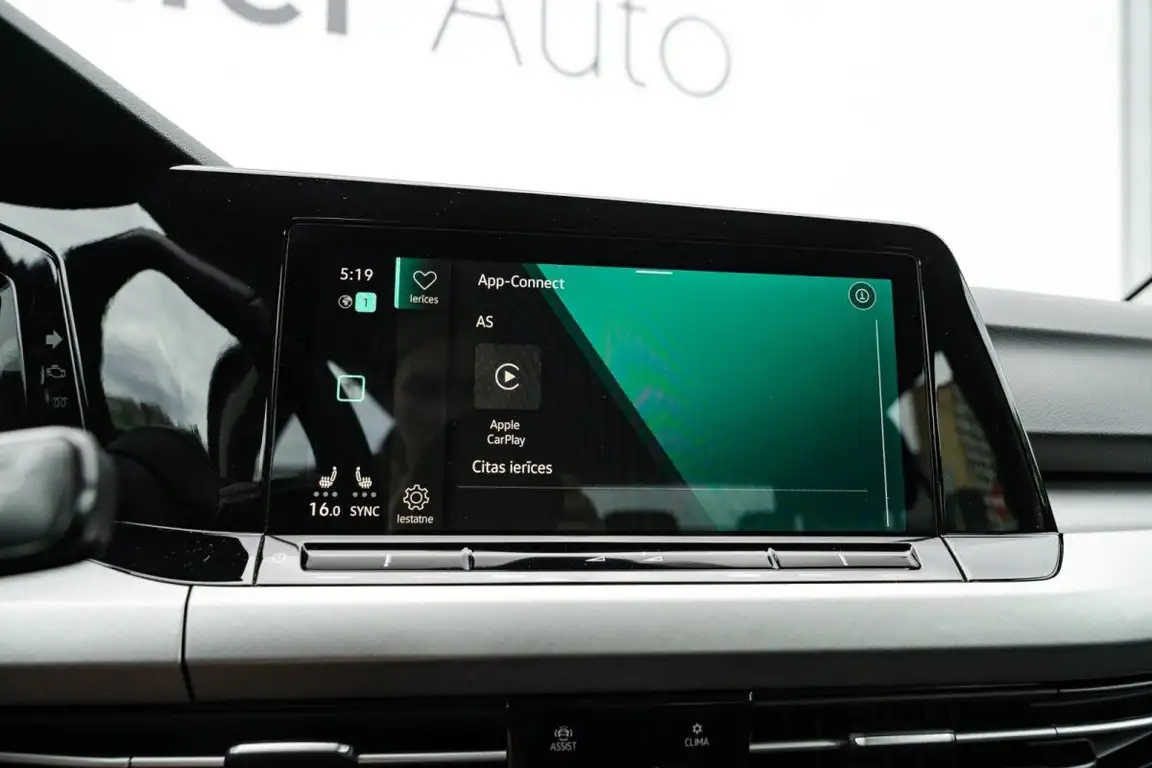 VOLKSWAGEN GOLF