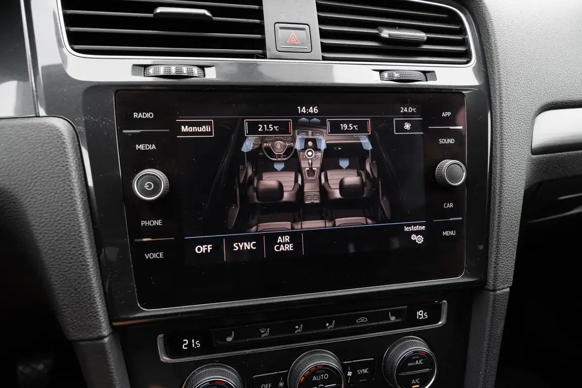 VOLKSWAGEN GOLF