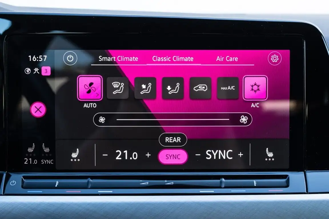 VOLKSWAGEN GOLF