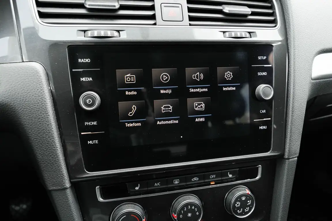 VOLKSWAGEN GOLF