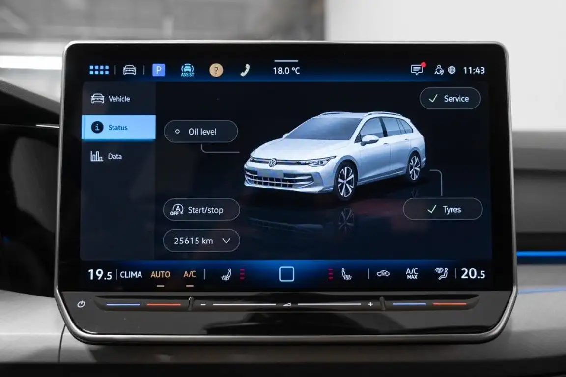 VOLKSWAGEN GOLF