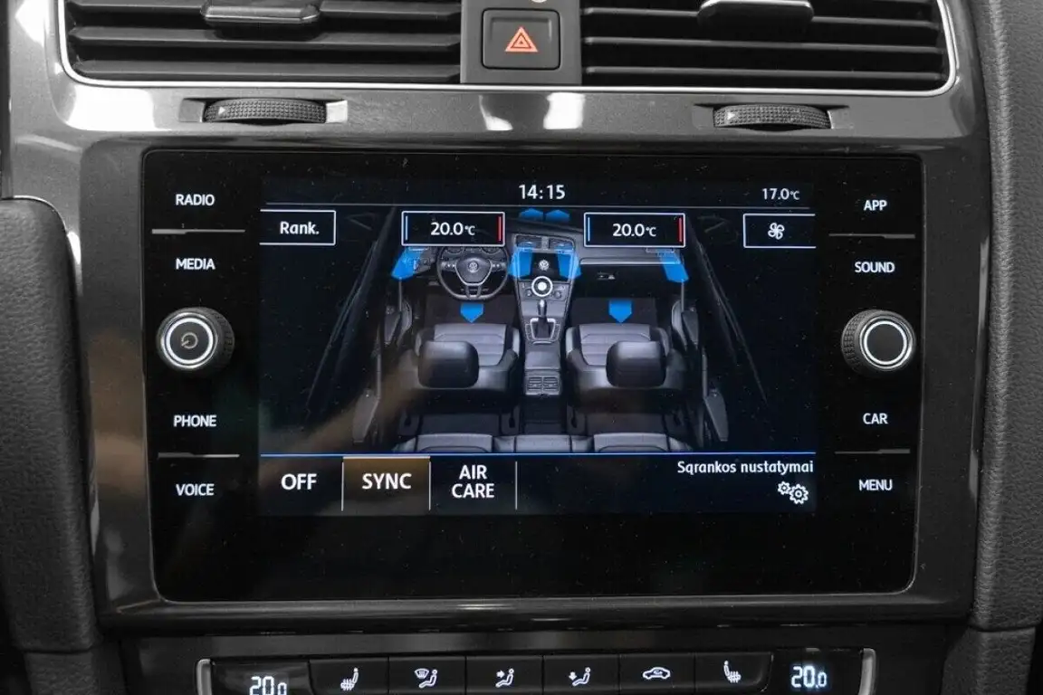 VOLKSWAGEN GOLF