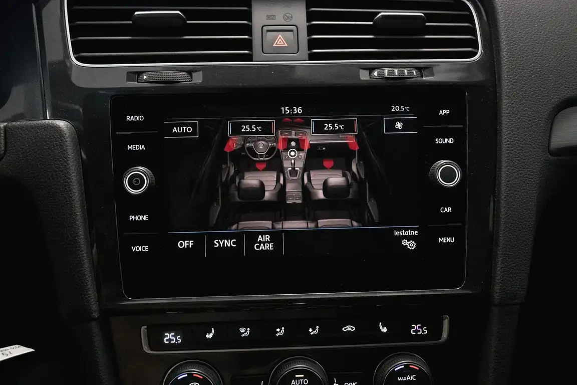 VOLKSWAGEN GOLF