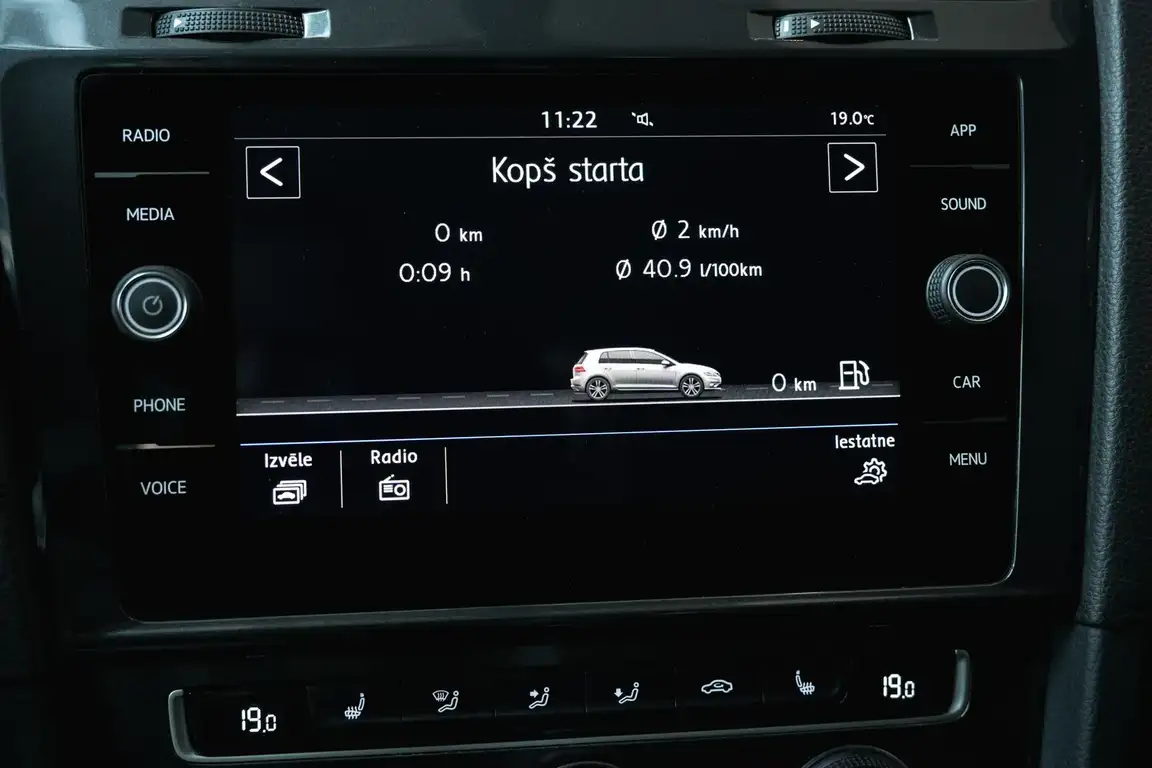 VOLKSWAGEN GOLF