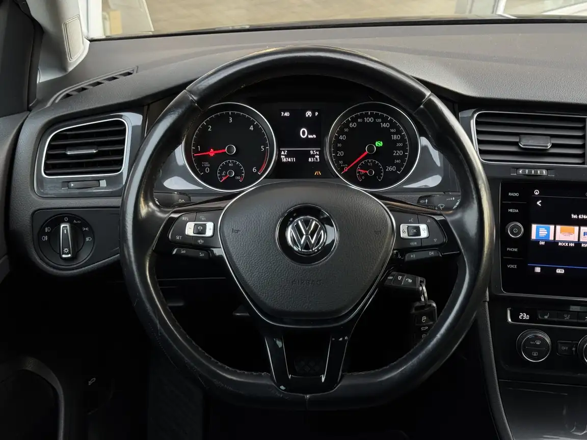 VOLKSWAGEN GOLF