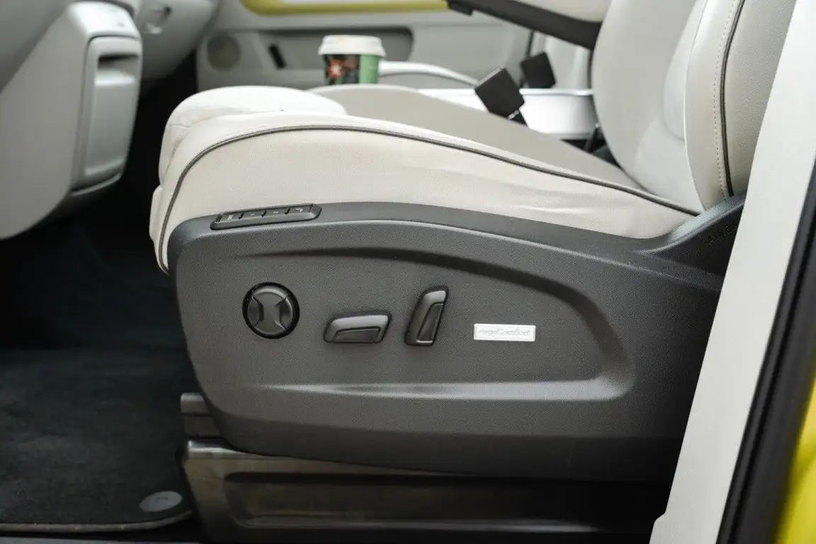 VOLKSWAGEN ID. BUZZ