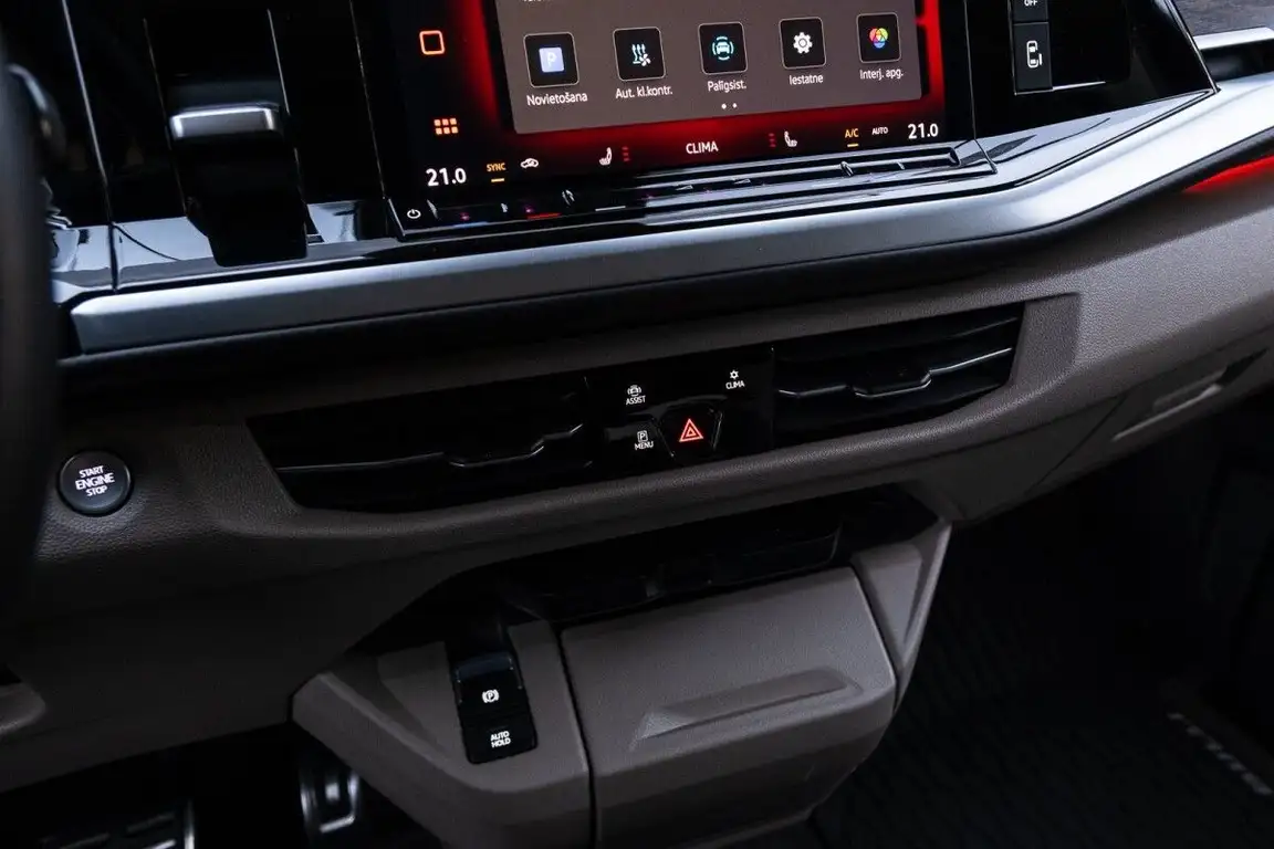VOLKSWAGEN MULTIVAN