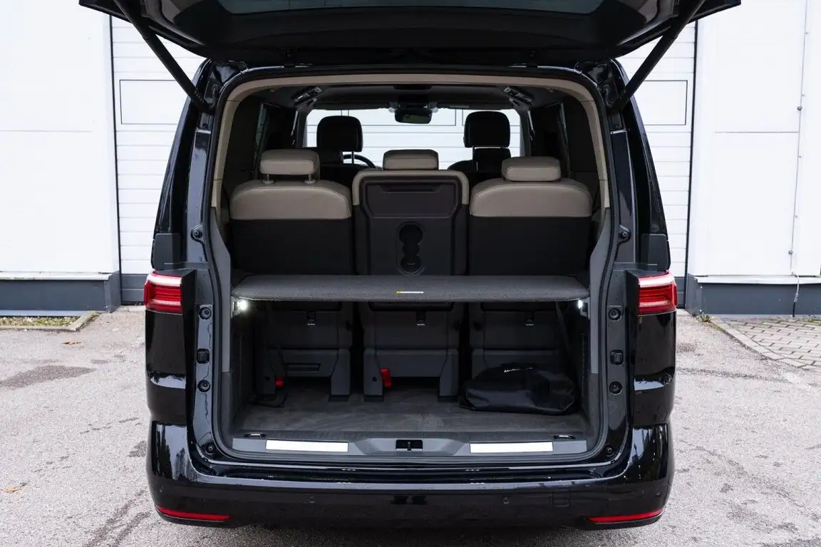 VOLKSWAGEN MULTIVAN