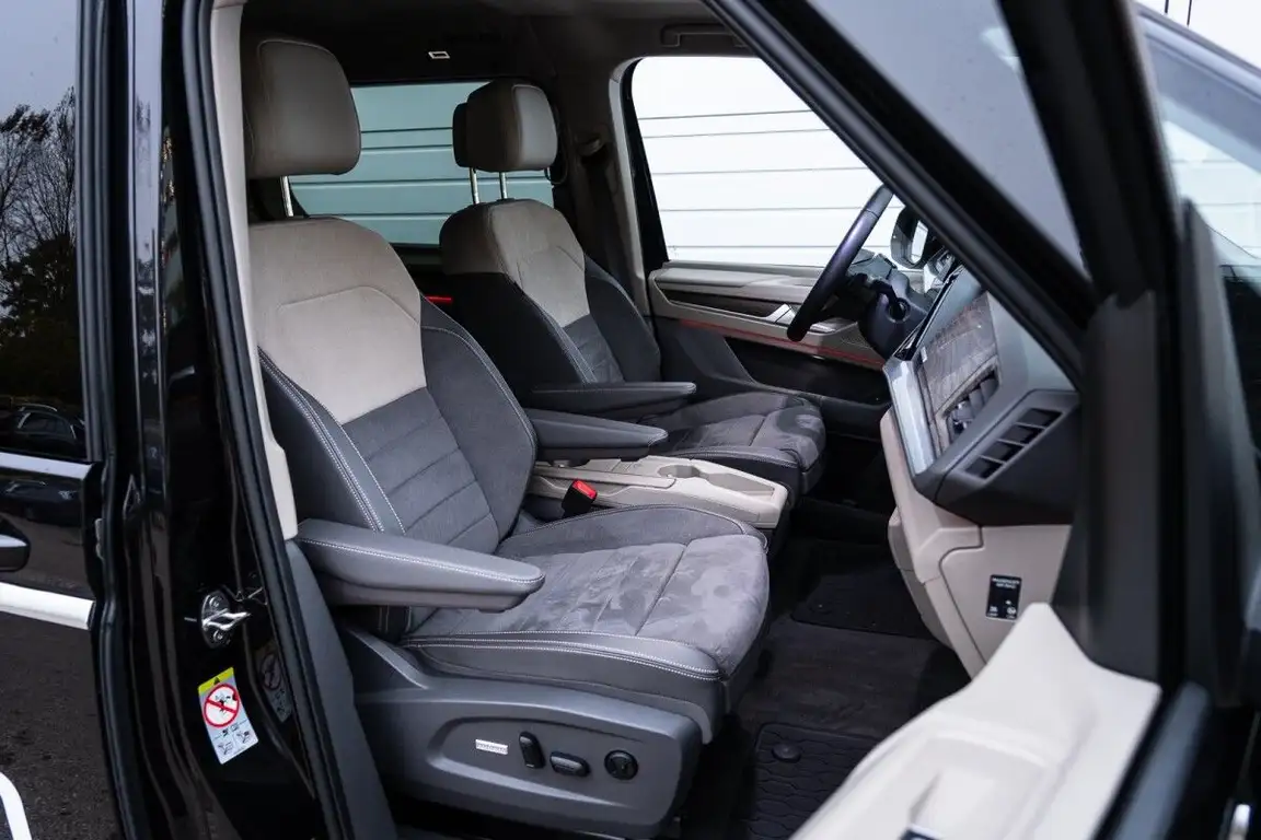 VOLKSWAGEN MULTIVAN