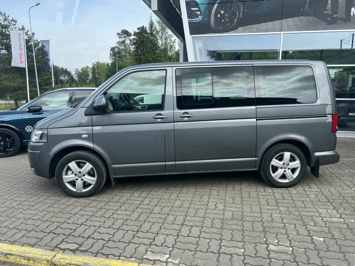 VOLKSWAGEN MULTIVAN