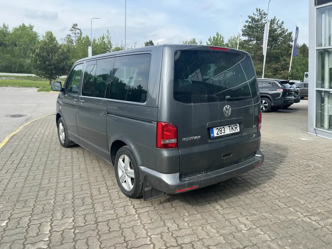 VOLKSWAGEN MULTIVAN