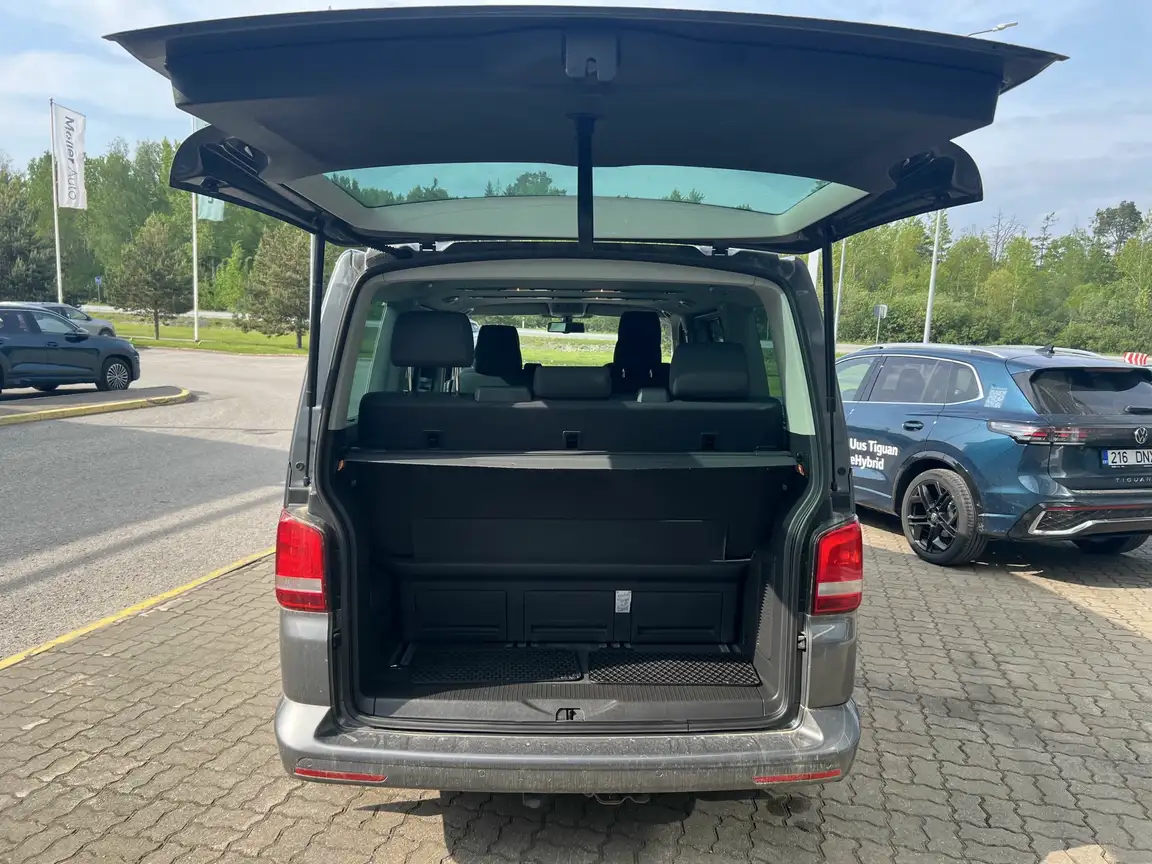 VOLKSWAGEN MULTIVAN