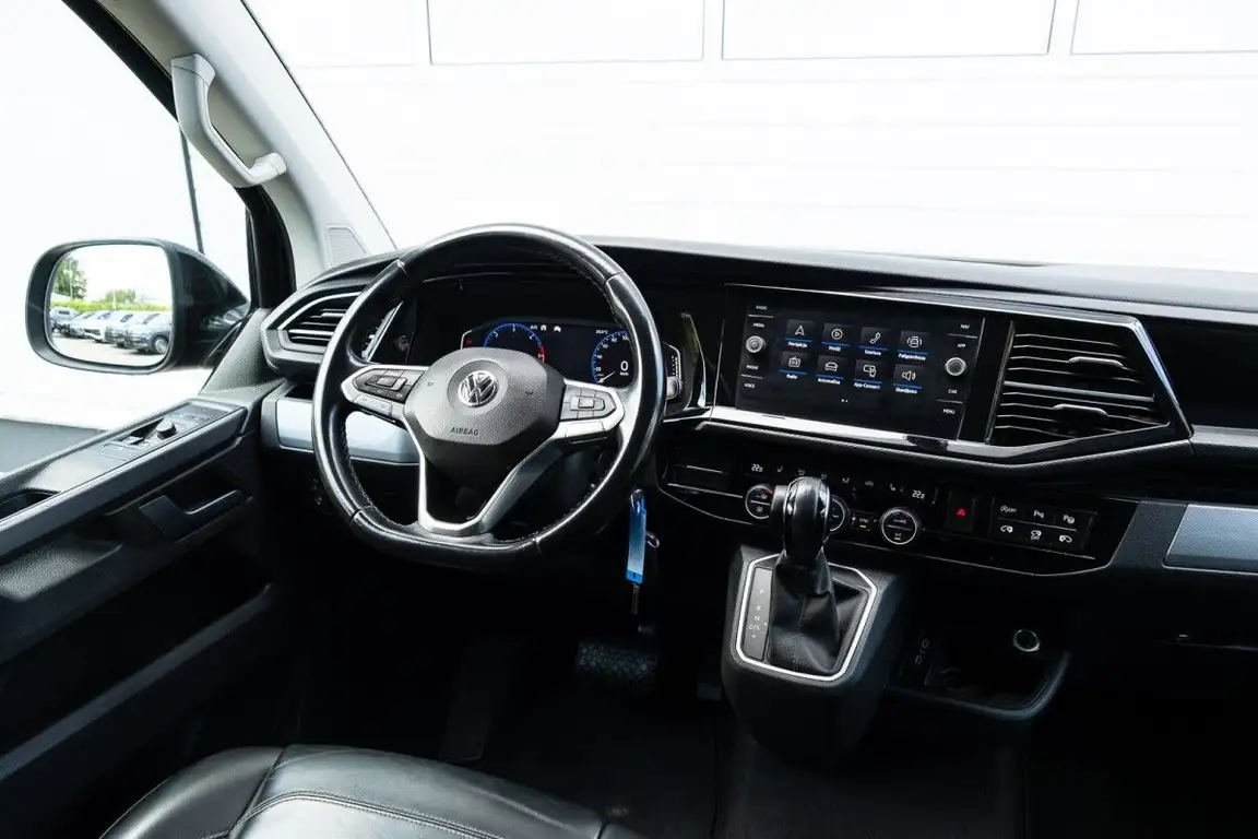 VOLKSWAGEN MULTIVAN