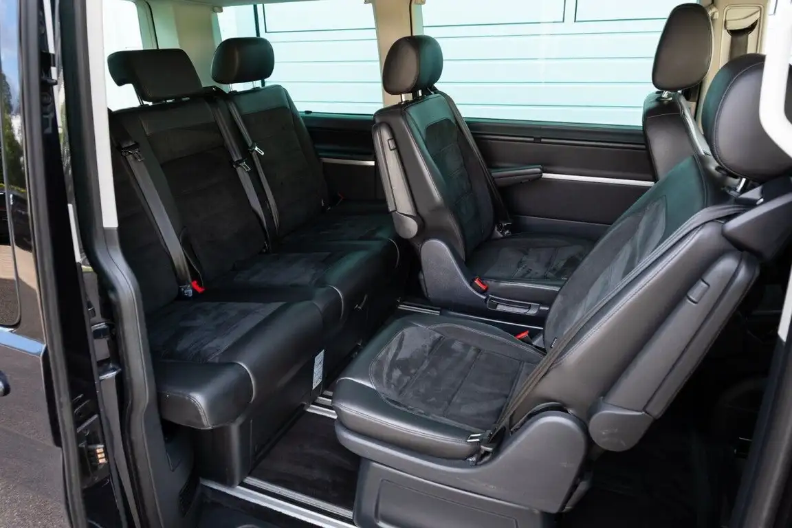 VOLKSWAGEN MULTIVAN