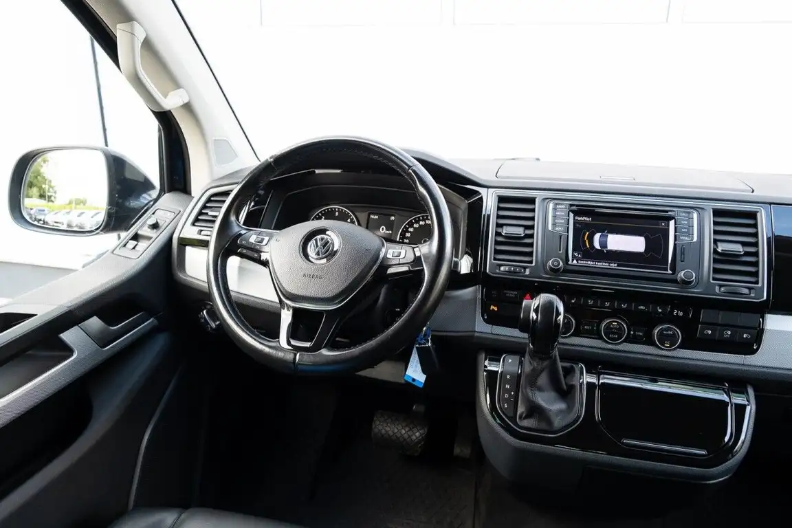 VOLKSWAGEN MULTIVAN