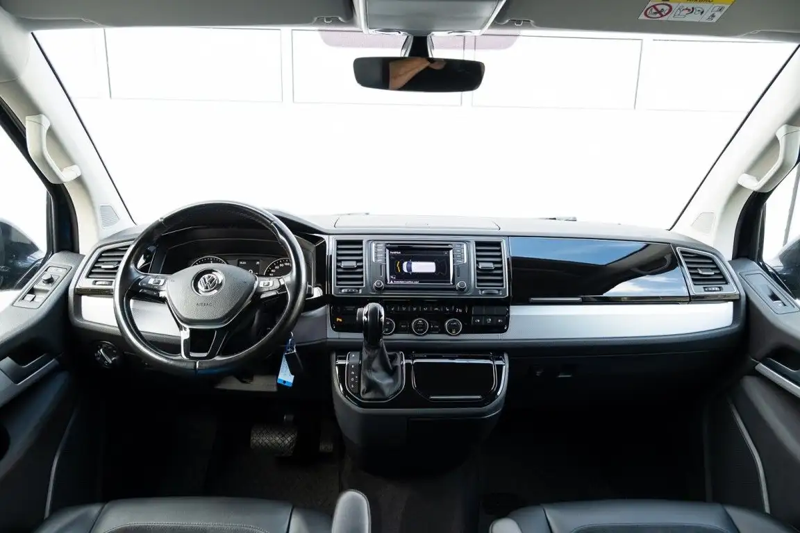 VOLKSWAGEN MULTIVAN