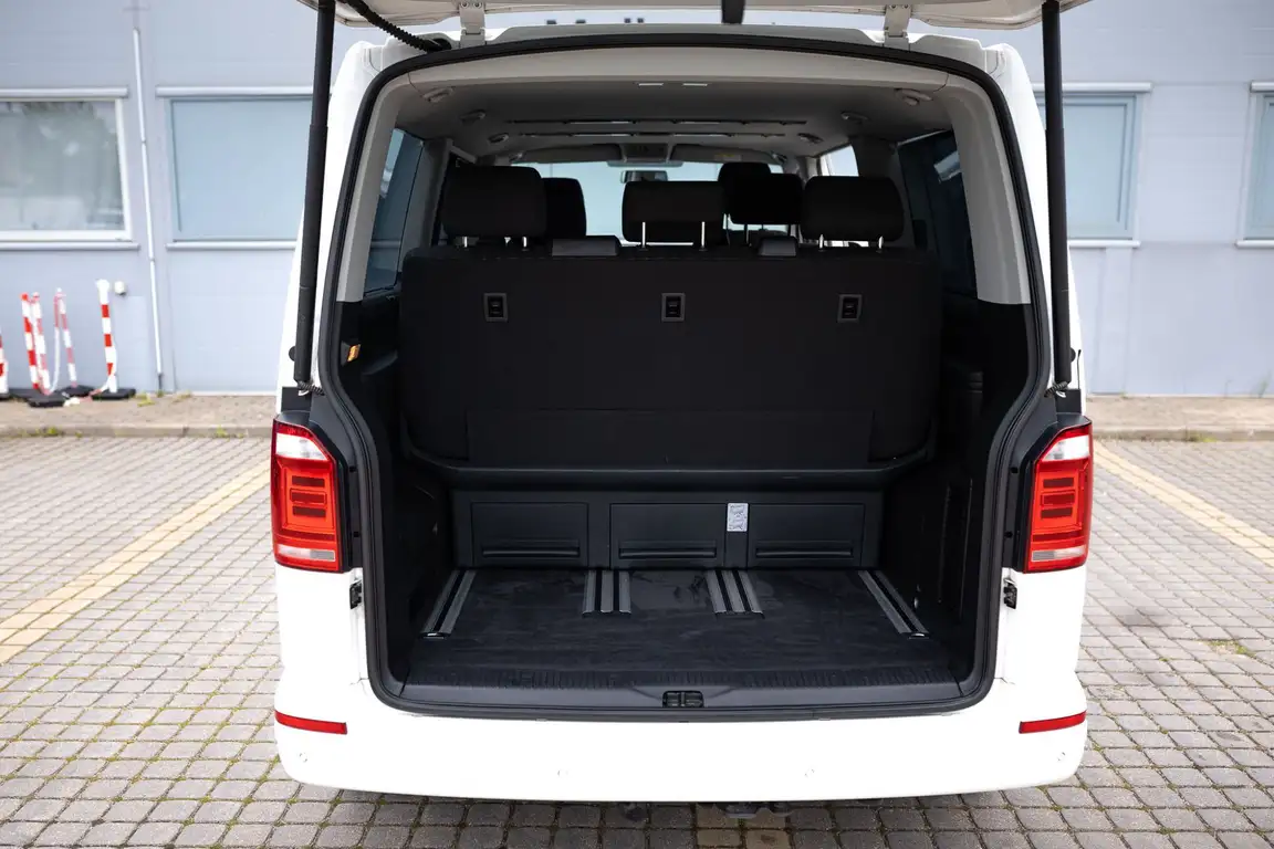 VOLKSWAGEN MULTIVAN