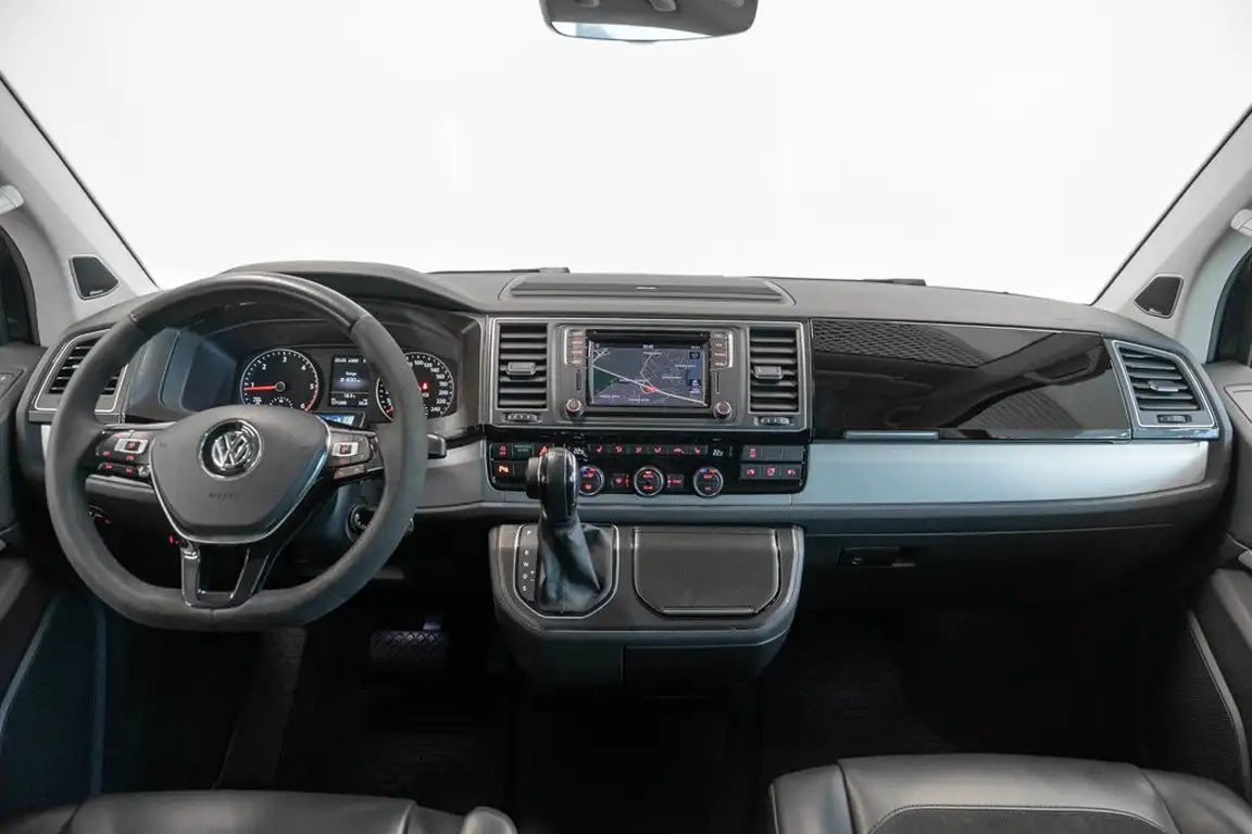 VOLKSWAGEN MULTIVAN