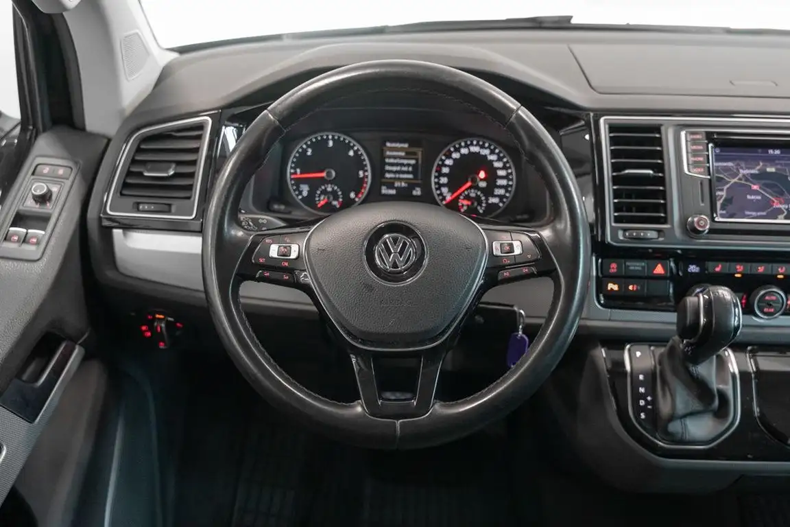 VOLKSWAGEN MULTIVAN