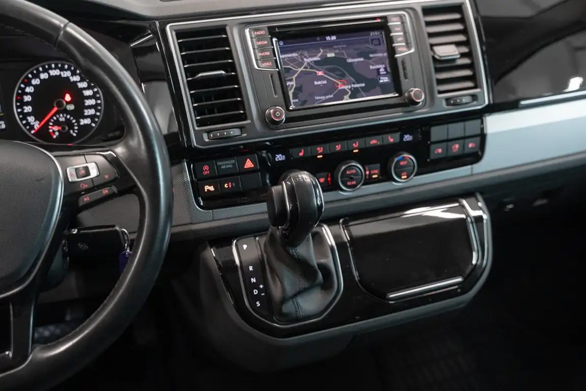 VOLKSWAGEN MULTIVAN