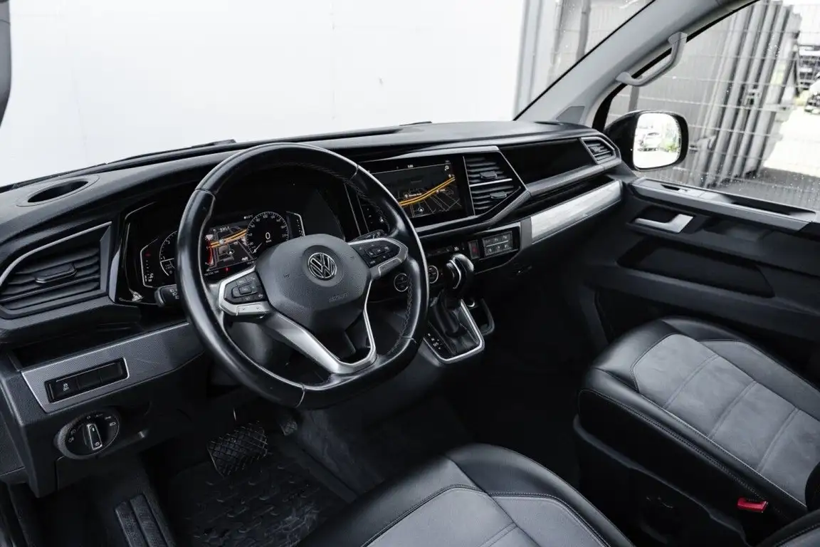 VOLKSWAGEN MULTIVAN