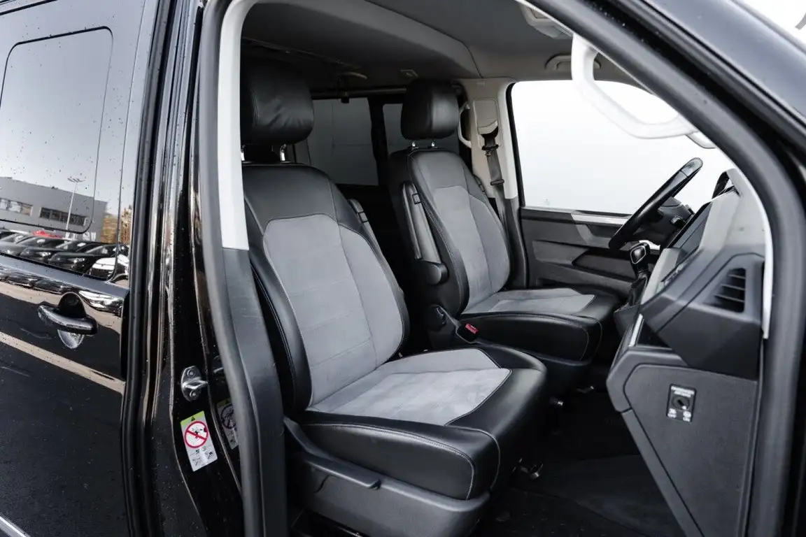 VOLKSWAGEN MULTIVAN