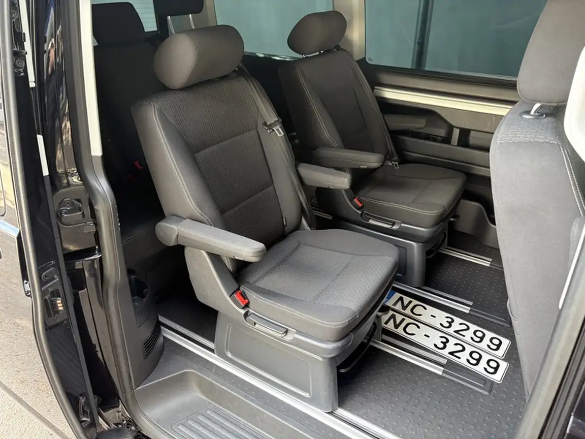 VOLKSWAGEN MULTIVAN