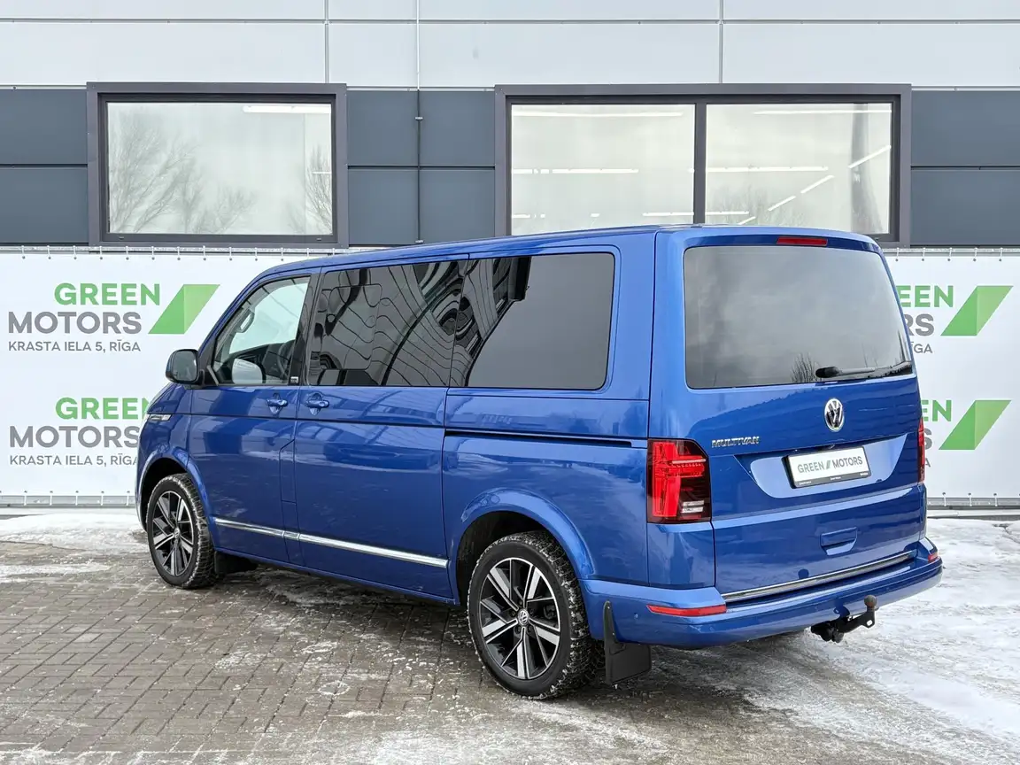 VOLKSWAGEN MULTIVAN