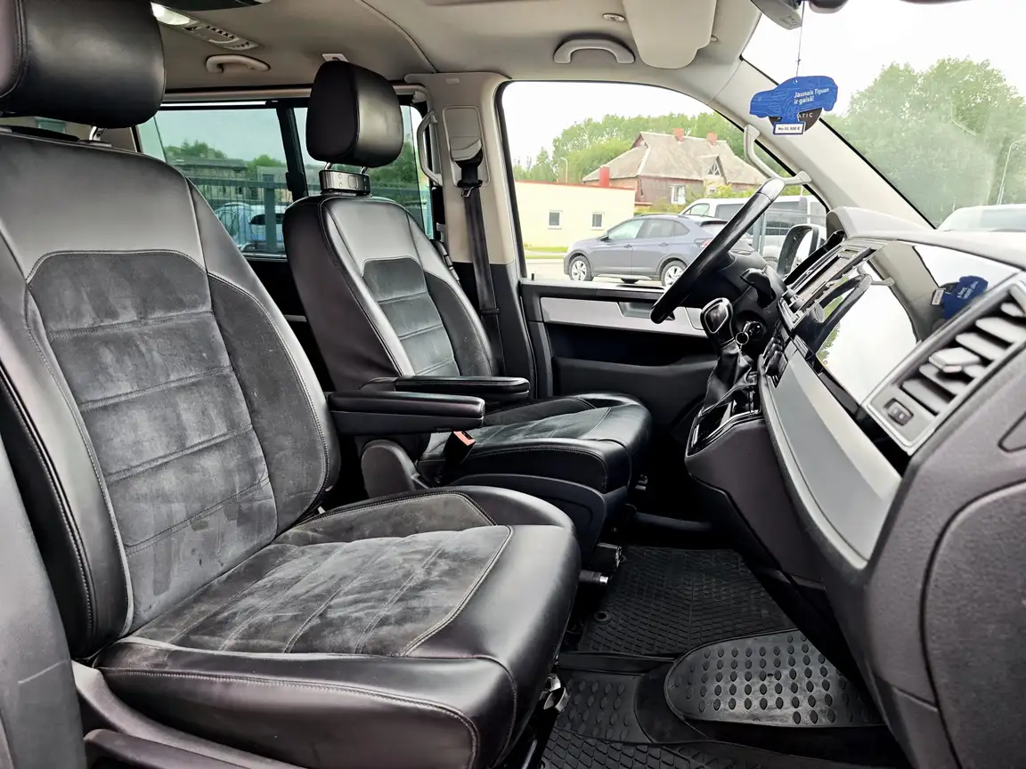 VOLKSWAGEN MULTIVAN
