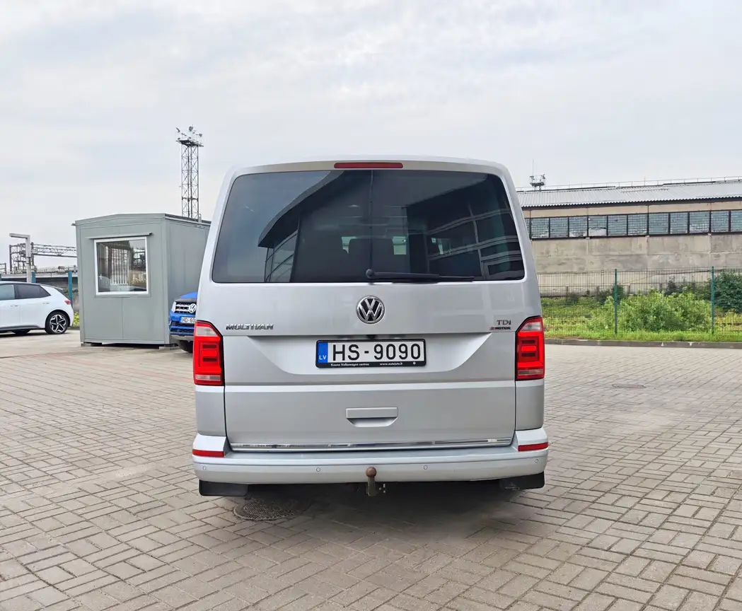VOLKSWAGEN MULTIVAN
