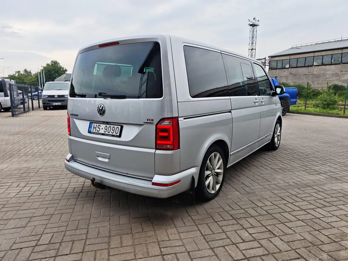 VOLKSWAGEN MULTIVAN