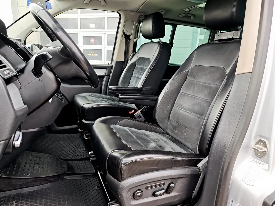 VOLKSWAGEN MULTIVAN
