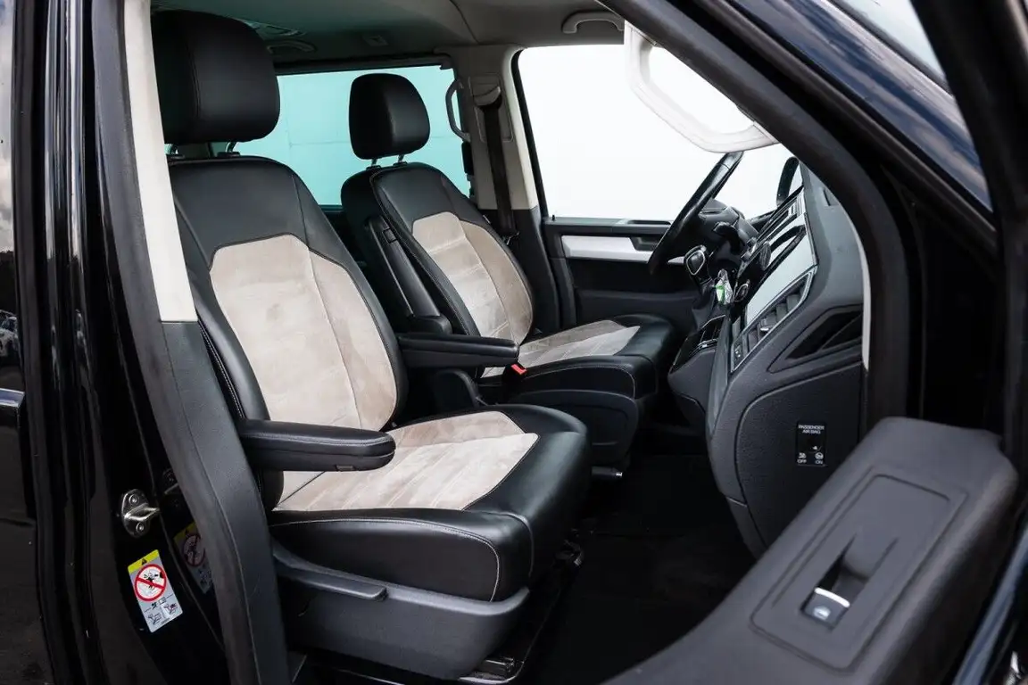 VOLKSWAGEN MULTIVAN