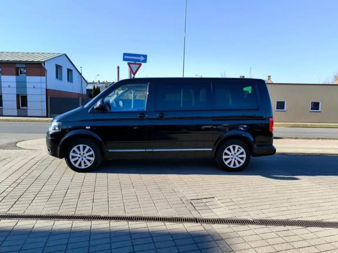 VOLKSWAGEN MULTIVAN