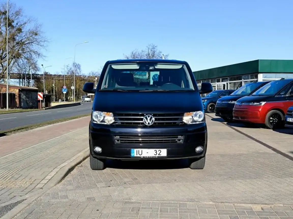 VOLKSWAGEN MULTIVAN