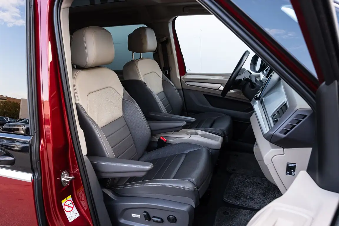 VOLKSWAGEN MULTIVAN