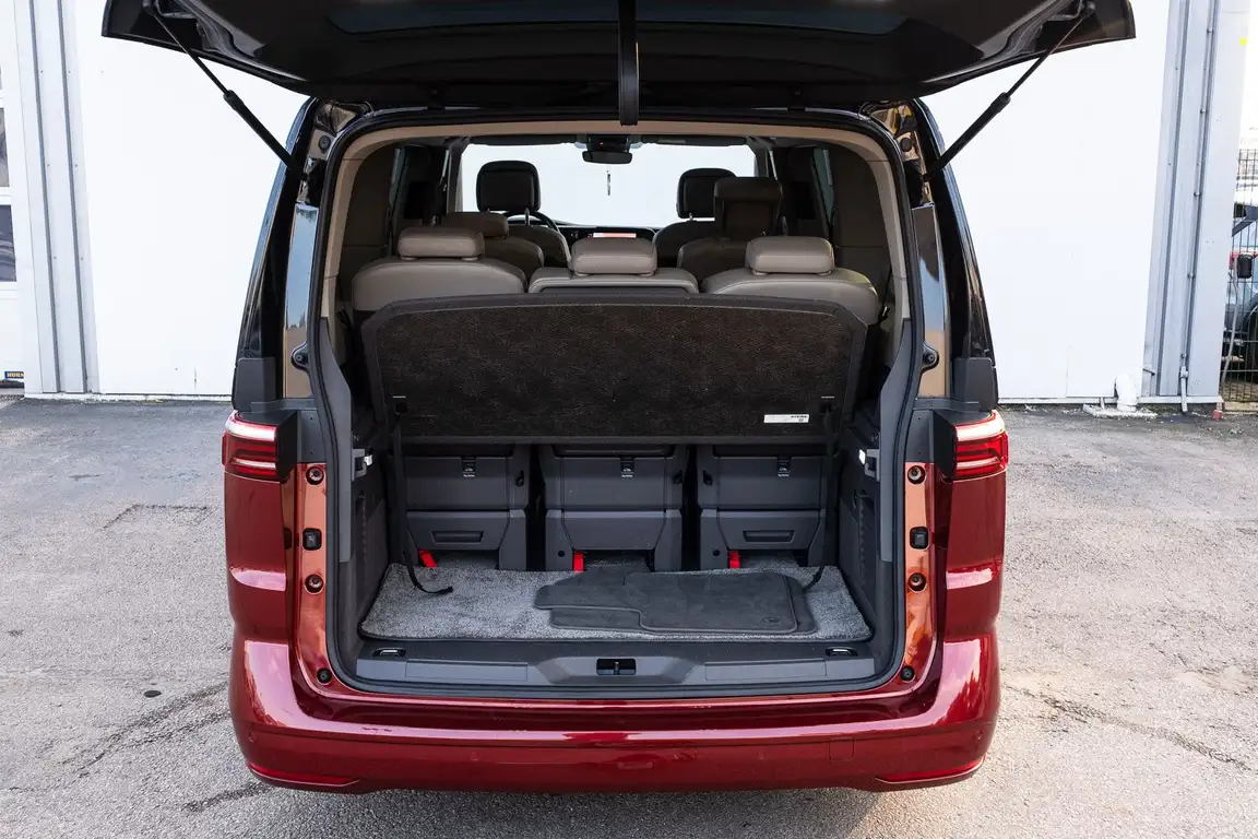 VOLKSWAGEN MULTIVAN