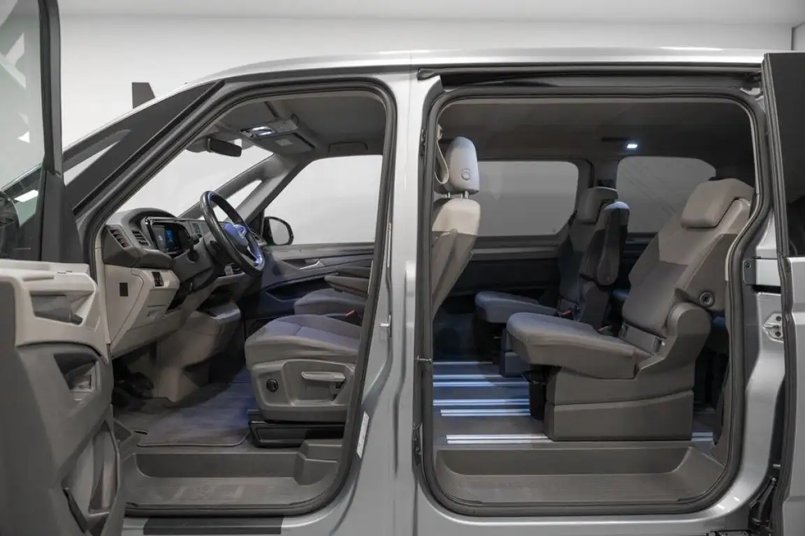VOLKSWAGEN MULTIVAN