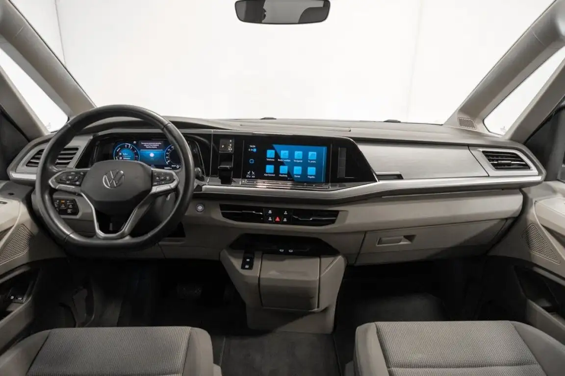 VOLKSWAGEN MULTIVAN