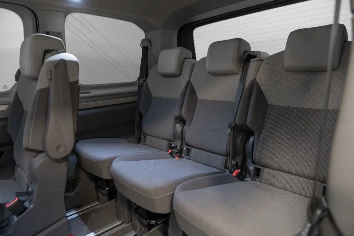 VOLKSWAGEN MULTIVAN